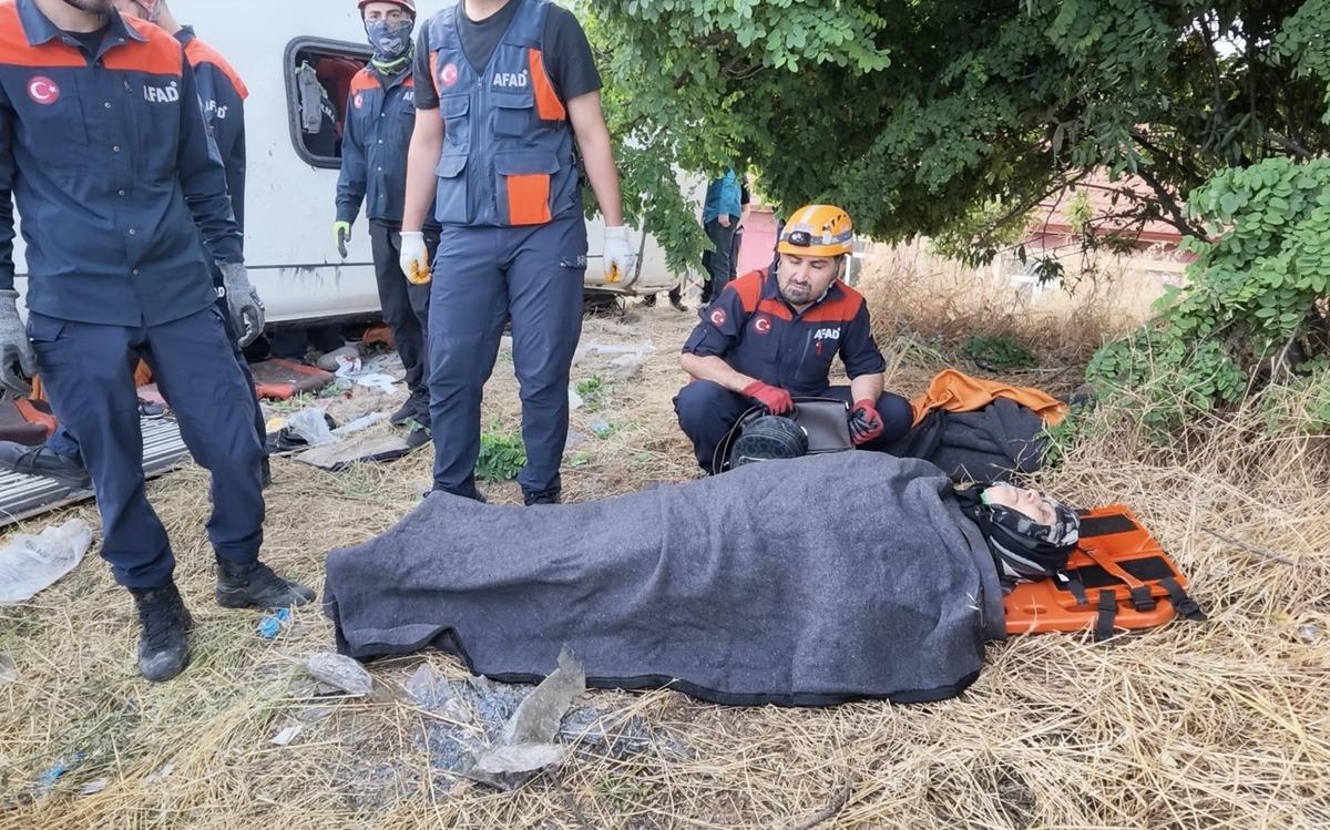 Yolcu otobüsü kaza yaptı! 41 yaralı 2